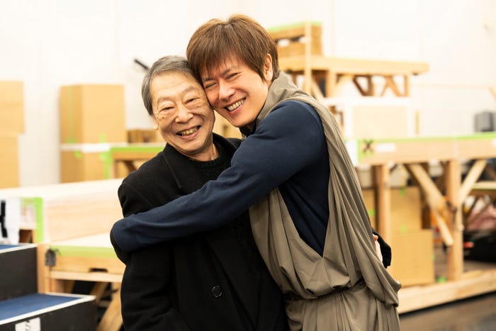 壤晴彦、山口祐一郎/舞台「キングダム」稽古場より (提供写真)