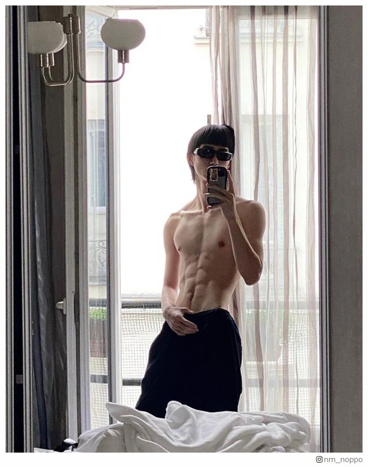 沢村一樹の長男・野村大貴、“腹筋バキバキ”ボディ披露「美しい」「スタイル抜群」と反響