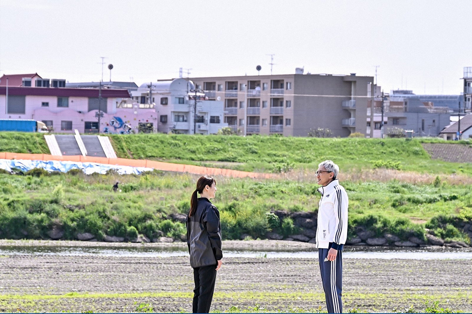 井川 遥、松重豊／「持続可能な恋ですか？～父と娘の結婚行進曲～」第6話より（C）TBS