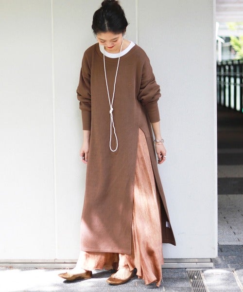 ブラウンワンピースで春コーデを作る 21 旬の大人コーデをご紹介 モデルプレス