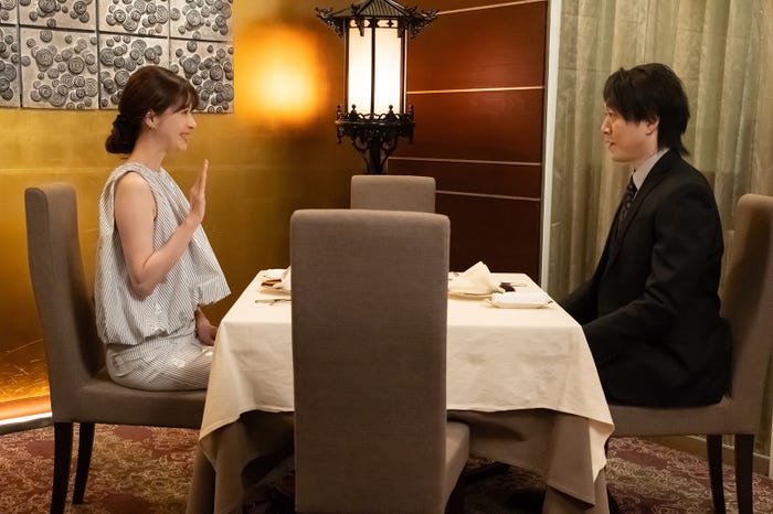 松本若菜、宮尾俊太郎「西園寺さんは家事をしない」第5話より(C)TBS