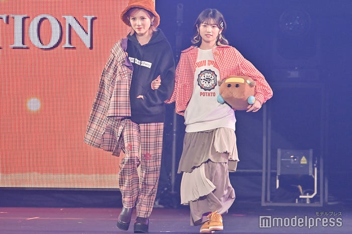 岡田奈々、村山彩希 (C)モデルプレス