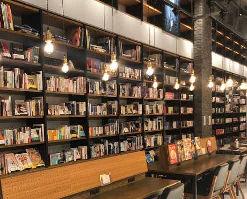 「ランプライトブックスホテル福岡」カフェ＆客室で約4,000冊の本を自由に読める