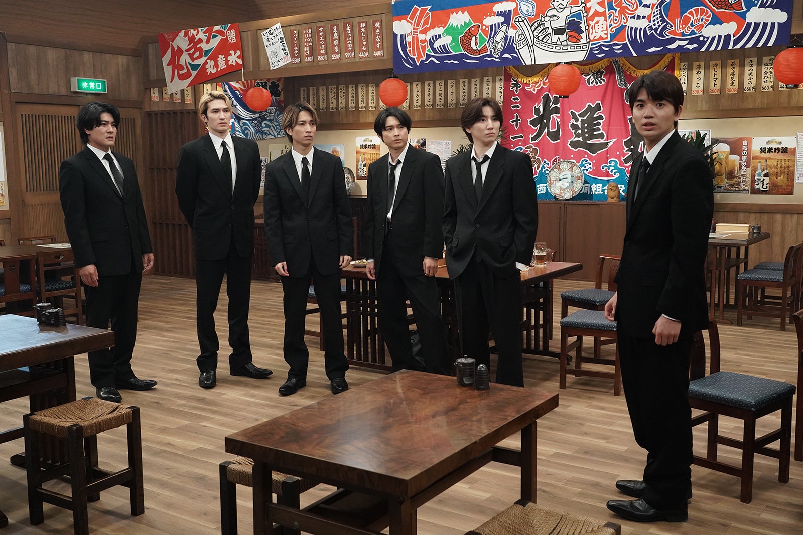 SixTONES、約10年ぶり6人芝居 “伏線回収”の全員参加コントに感慨「めっちゃ久しぶりだったよね」【ワロタ！】