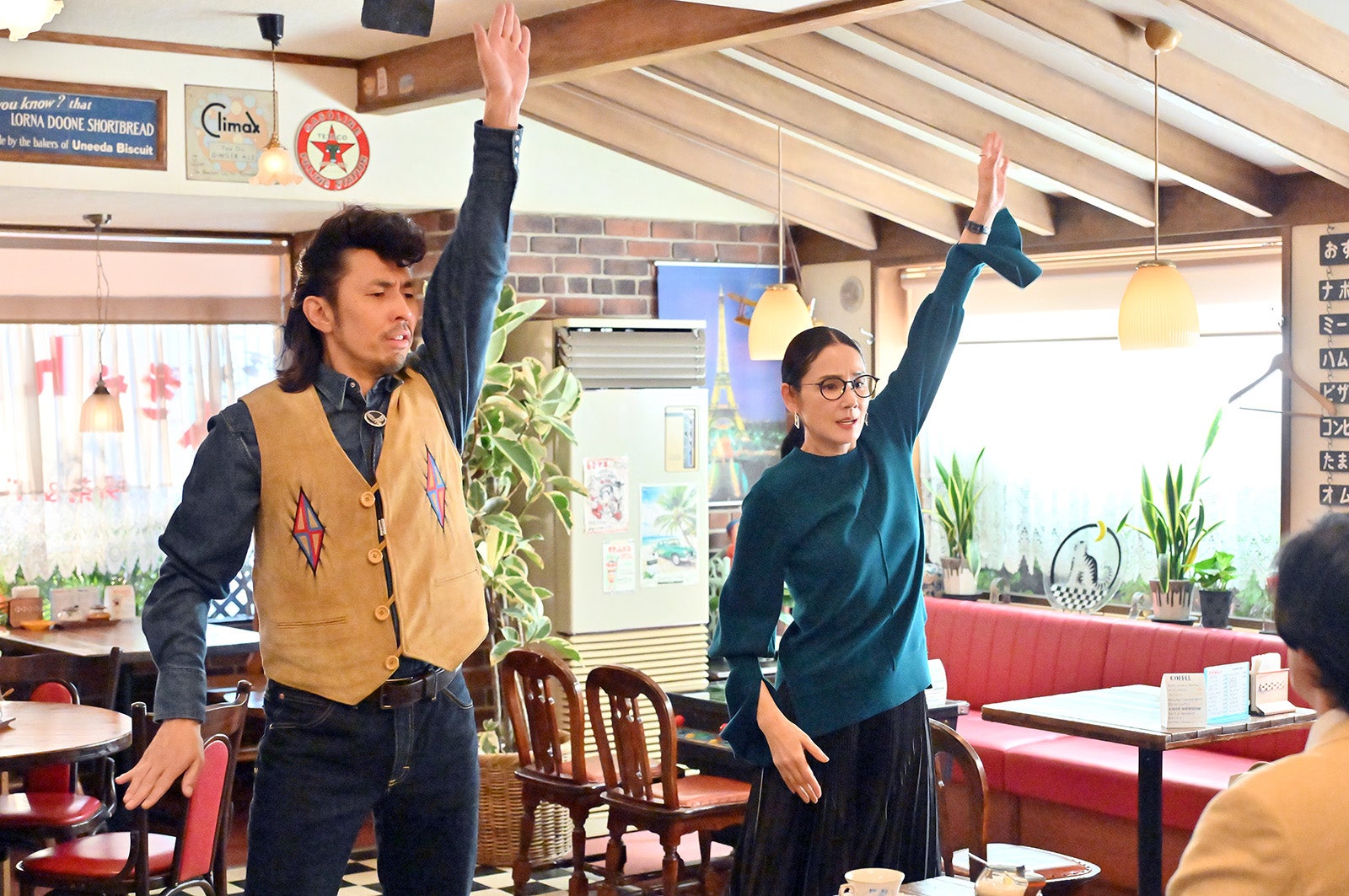 袴田吉彦、吉田羊「不適切にもほどがある！」第7話より（C）TBS