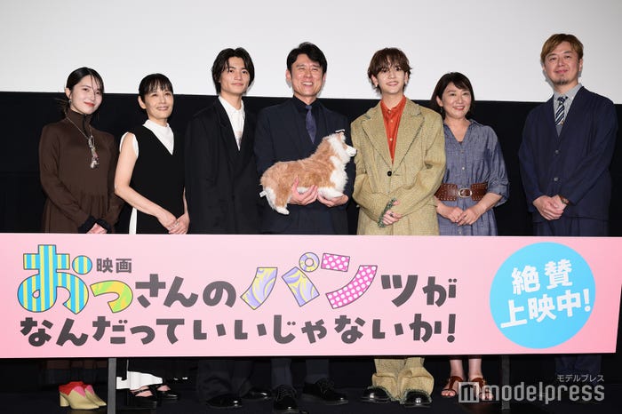 (左から)大原梓、富田靖子、城桧吏、原田泰造、中島颯太、松下由樹、二宮崇監督(C)モデルプレス