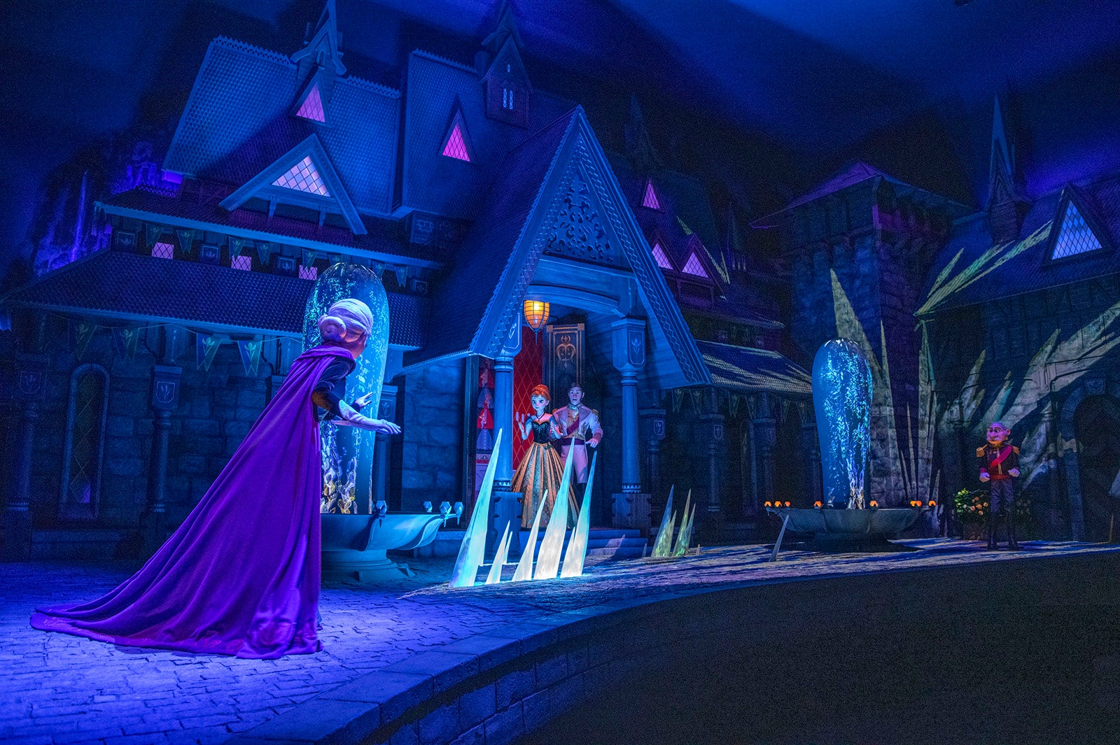 「フローズンキングダム」（C）Disney