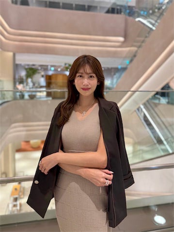 元NHK 中川安奈、「品とオトナの色気がある」肌見せディナーコーデに惚れ惚れ「美しい」