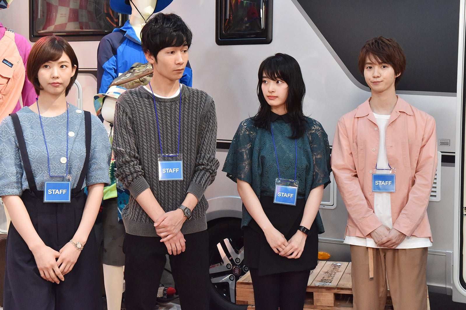 小越勇輝（右）「サバイバル・ウェディング」より（C）日本テレビ