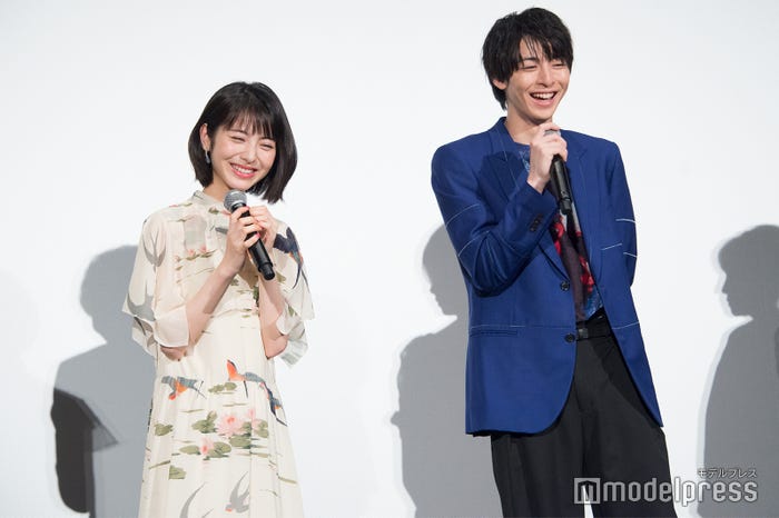 浜辺美波、高杉真宙 (C)モデルプレス