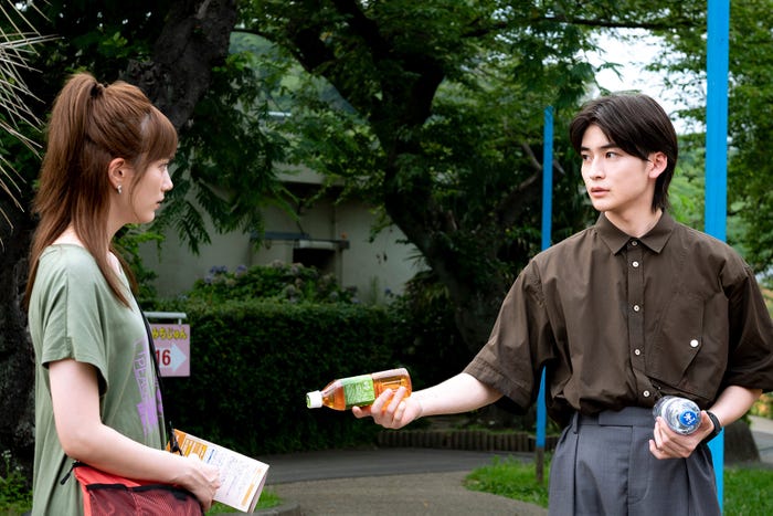 本田翼、高橋文哉「君の花になる」第4話より(C)TBS