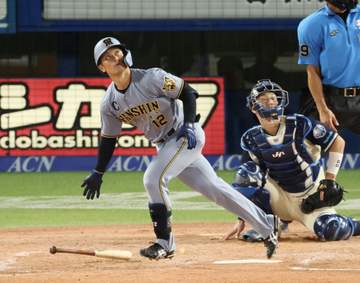 阪神 坂本誠志郎が自身初の2試合連続本塁打 左翼ポール際にギリギリでスタンドイン キャリアハイ更新の4号