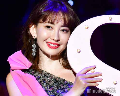 小嶋陽菜、SEXYミニドレスでトップバッター 「sweet collection 2019」開幕