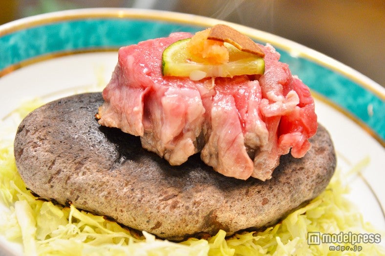 「能登牛会席」、能登牛石焼／画像提供：割烹たけし