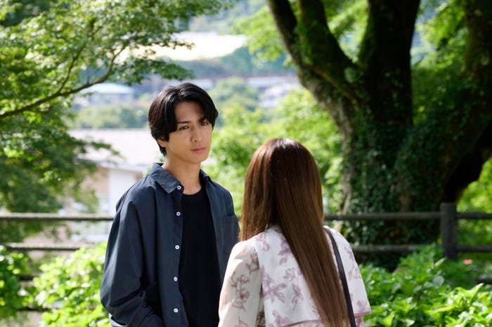 藤井流星、矢吹奈子「18歳、新妻、不倫します。」第3話より(C)わたなべ志穂/小学館/ABC