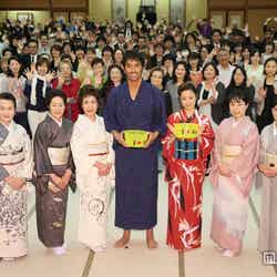 草津に集まったファンとの交流を楽しむ2人