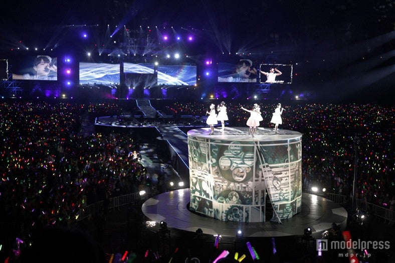 ももいろクローバーZ／photo by Hajime Kamiiisaka