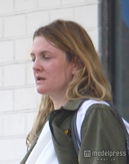 産後太りのドリュー・バリモア、ボディを隠してダイエット中