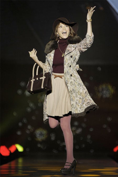 蛯原友里（C）名古屋コレクション実行委員会