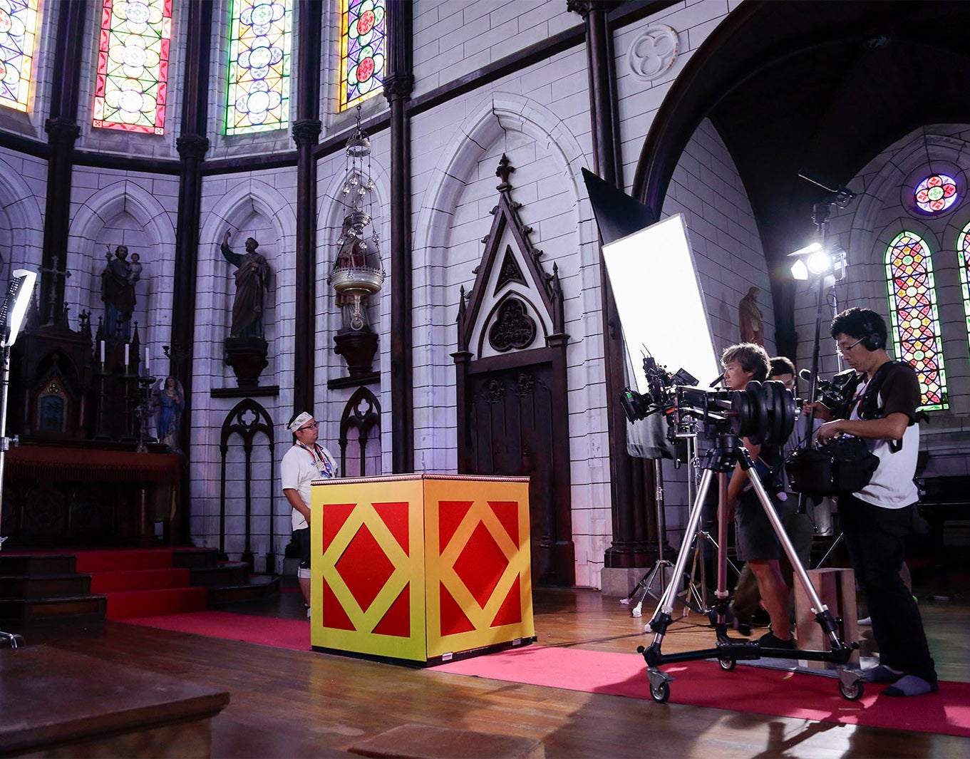 撮影の様子（C）MAGES./LOVE＆ARTC）ドラマ／映画「明治東亰恋伽」製作委員会