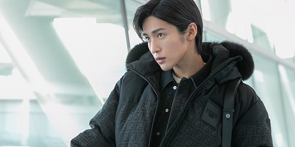 Snow Man目黒蓮「フェンディ」トータルルックを纏い羽田国際空港に登場