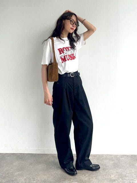 黒パンツ コーデ 黒パンツコーデ5