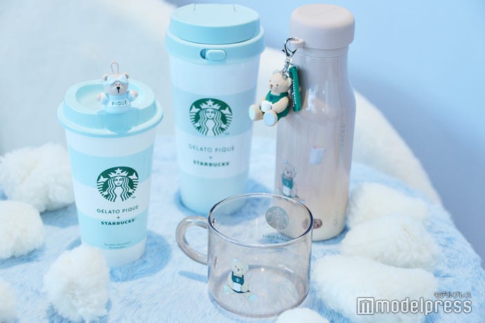 (写真左)gelato pique ボーダーリユーザブルカップ ミントグリーン 473ml ¥800、gelato pique リユーザブルカップ専用ドリンクホールキャップベアリスタ※gelato pique ボーダーリユーザブルカップ ミントグリーンとセットでのみ販売(セット価格:1,751円)(C)モデルプレス