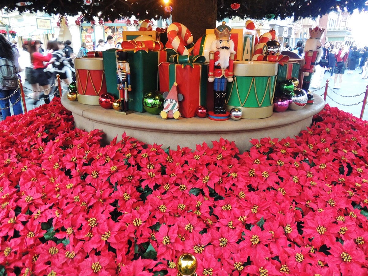 クリスマスツリー下の部分もチェック