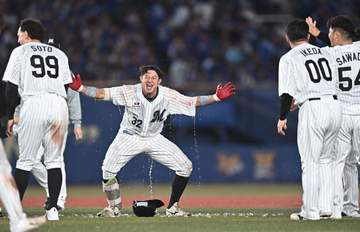 ロッテ 佐藤がサヨナラ打、サブロー監督の金言で固めた思い「ファーストストライク、全力で振りに行こうと決めていた」交流戦5割以上確定