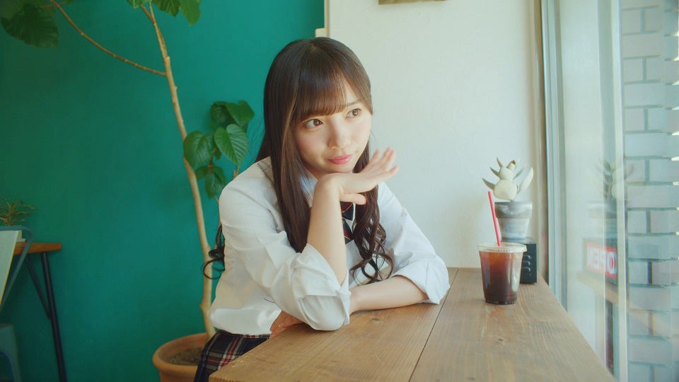 日向坂46、2ndシングル「ドレミソラシド」MVより（提供写真）