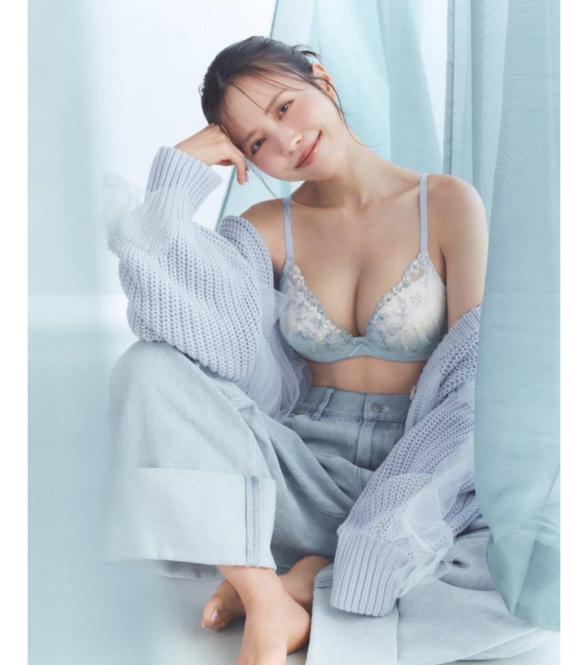 AMOSTYLE BY Triumph、新ブランドアンバサダーに「新田さちか」就任！ やわぴたワイヤーブラ ＜Daily Plus＞にて初登場