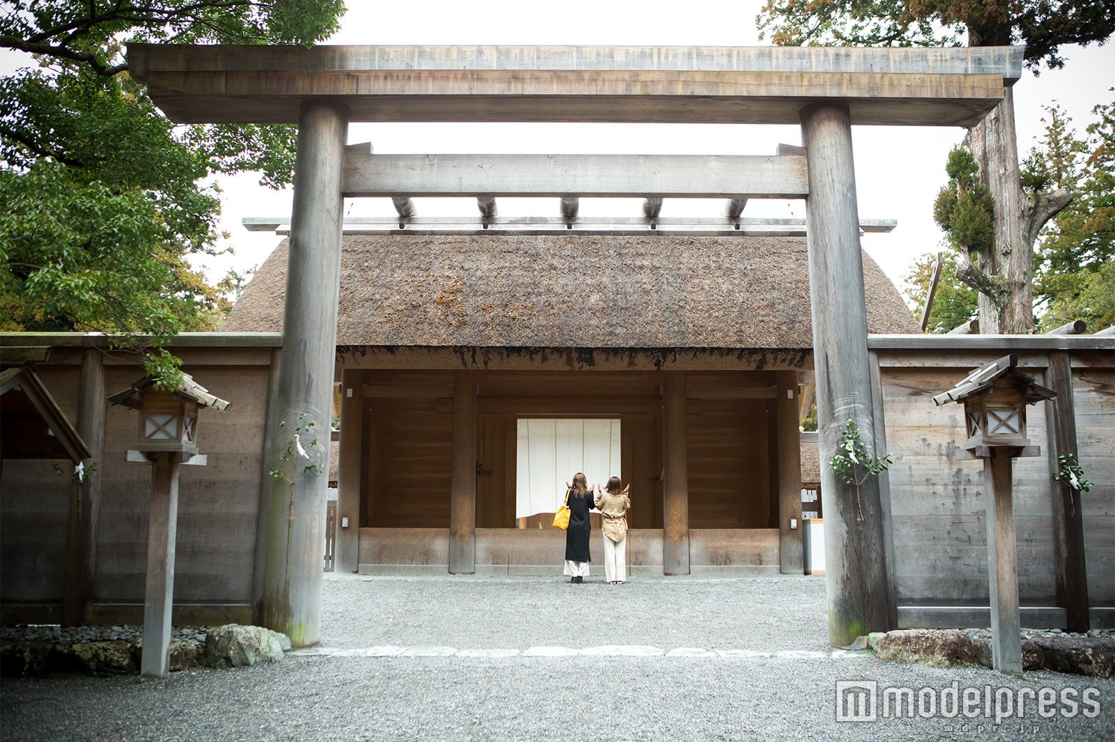 外宮（豊受大神宮）／モデル：ゆきら、石田一帆（C）モデルプレス