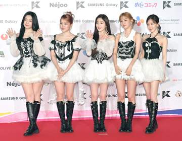 引き締まったウエストラインがすごい！韓国人気女性グループメンバー 日本でのんびり過ごす姿を公開
