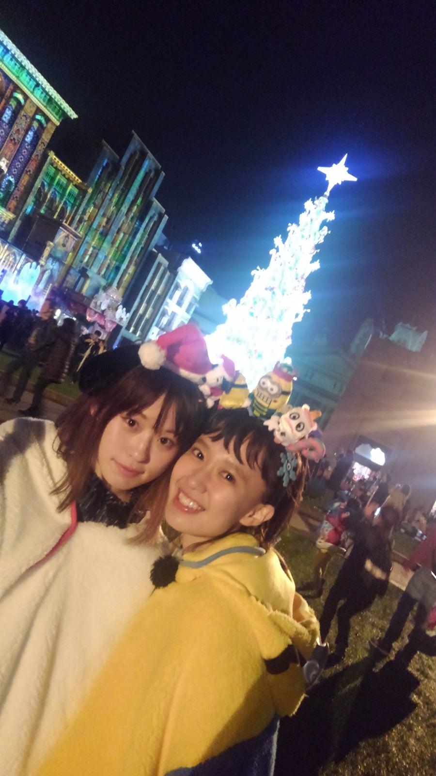 クリスマスツリーに感動（写真提供：MBS）