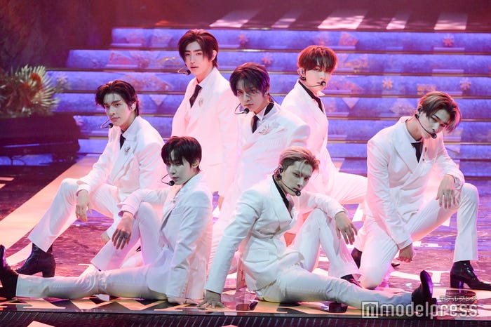 ENHYPEN/(左上から時計回りに)SUNGHOON(ソンフン)、HEESEUNG(ヒスン)、JUNGWON(ジョンウォン)、NI-KI(ニキ)、JAY(ジェイ)、SUNOO(ソヌ)、JAKE(ジェイク)(C)モデルプレス