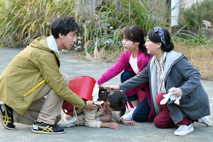 渡辺大、石田凛音、有村架純、友近/「中学聖日記」第7話より(C)TBS