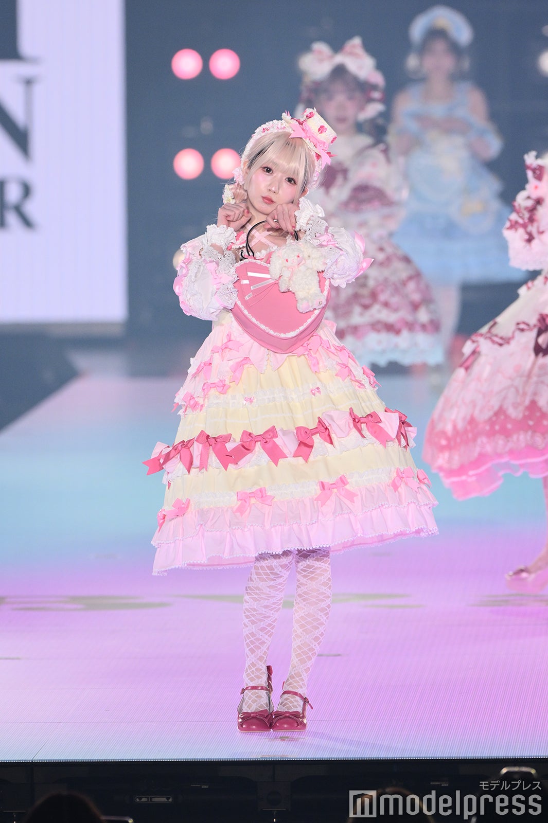 （C）モデルプレス