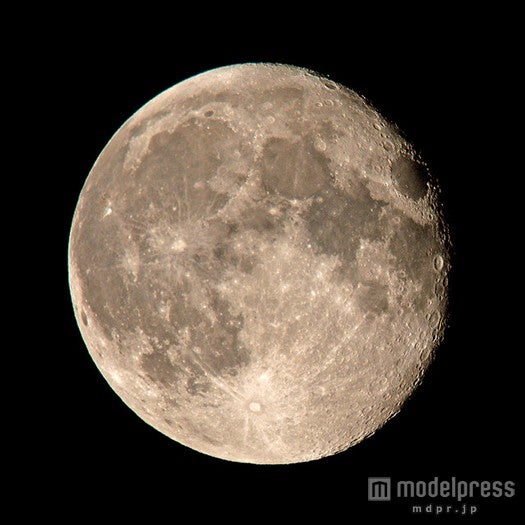 一生に一度！171年ぶり「ミラクルムーン」パワーを取り込む4つの方法／Photo by Ross Elliott【モデルプレス】