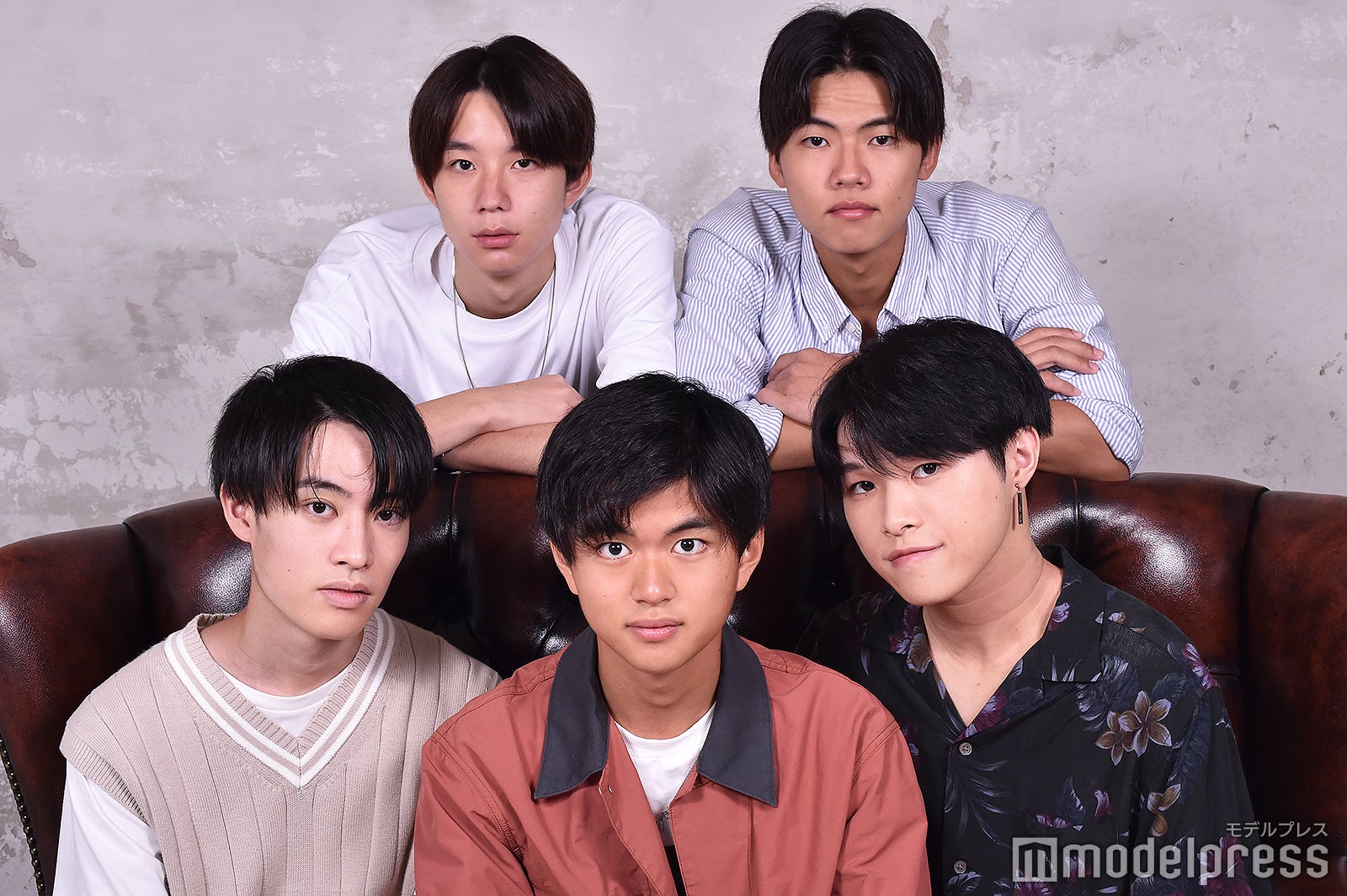 「ミスター慶応理工」ファイナリスト／左上から時計回りに濤川達也さん、日比琉偉さん、鄭幸陽さん、伊藤優之介さん、佐藤聞世さん（C）モデルプレス