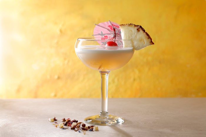 ナイトロ ティー パイナップル コナ ポップ850円（税抜）（画像提供：スターバックス コーヒー ジャパン）