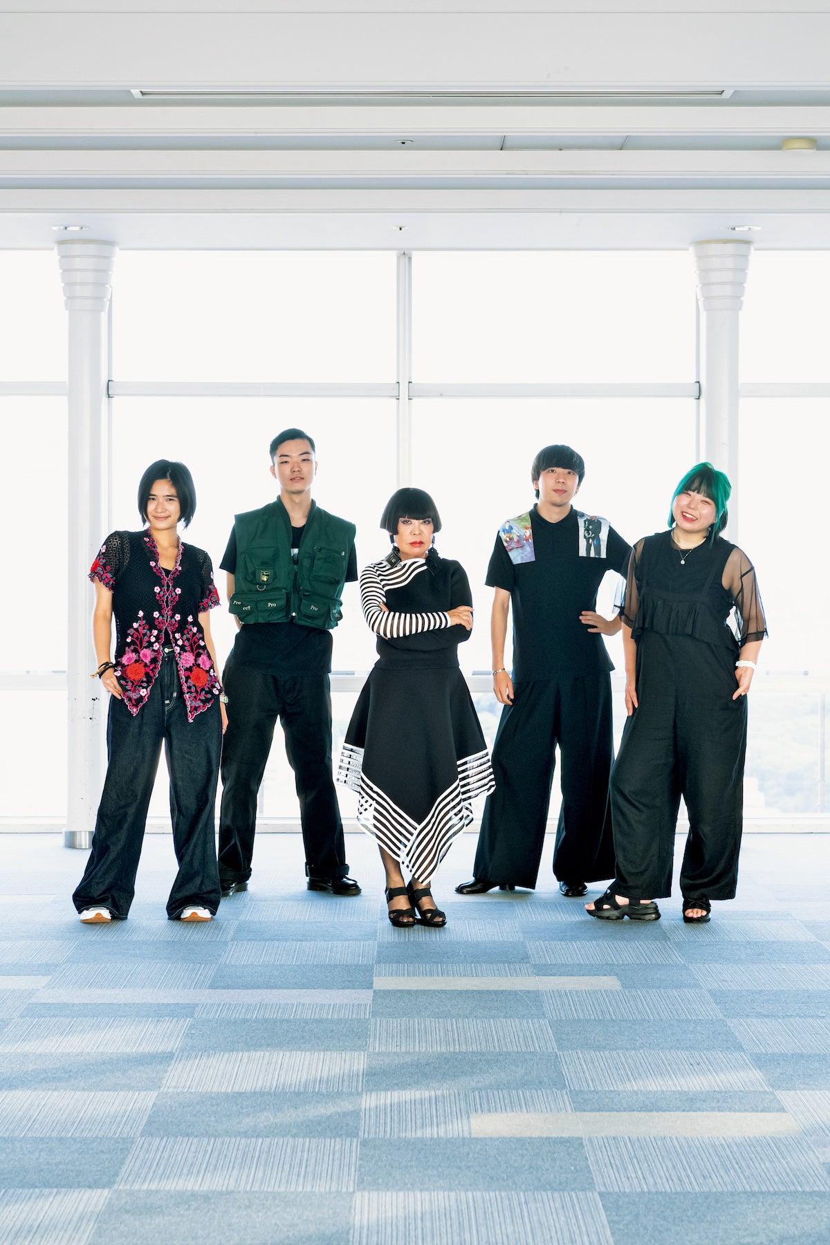 「文化服装学院100周年記念連載vol.1 コシノジュンコと現役文化生が語り合う、ファッションの世界で生きていくということ。」／写真：土屋純（文化出版局）