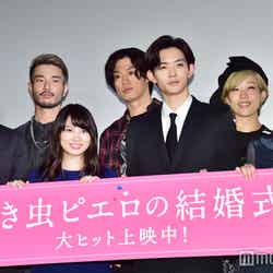 前列左から：御法川修監督、志田未来、竜星涼、新木優子／後列左から：（WHITE JAM）GASHIMA、SHIROSE、NIKKI（C）モデルプレス