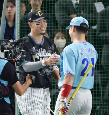阪神 佐藤輝はホームランダービー準々決勝で延長戦の末に勝利で準決勝進出 投手役は常連の中野ではなく坂本誠志郎 3連発には大きな拍手