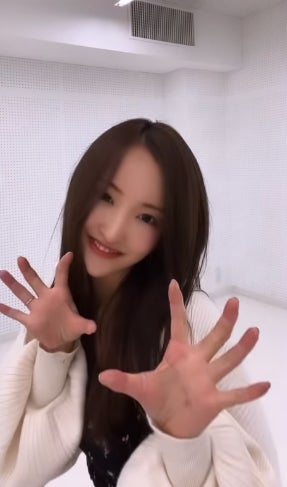 板野友美、Kep1er「WADADA」カバー披露「さすがともちん」「産後とは思えない」と反響