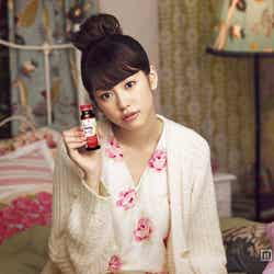 桐谷美玲/「アリナミンRオフ」の新CM「元気を満たす花」編