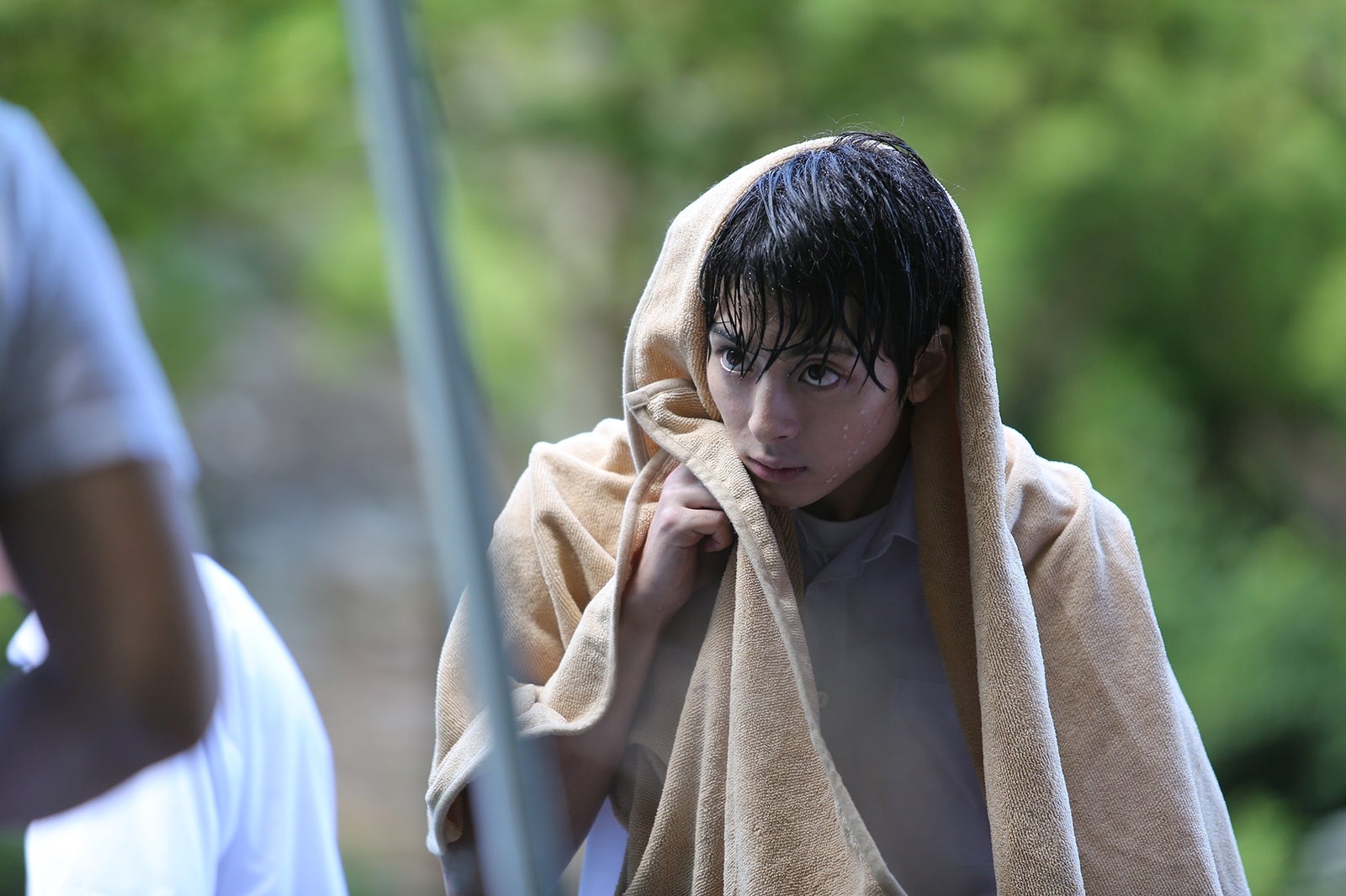 高杉真宙／映画「逆光の頃」オフショット（撮影・徳間書店）