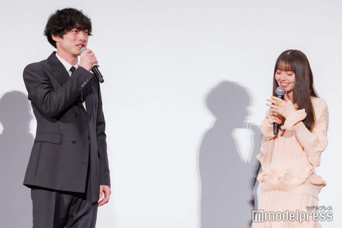 坂口健太郎、齋藤飛鳥(C)モデルプレス
