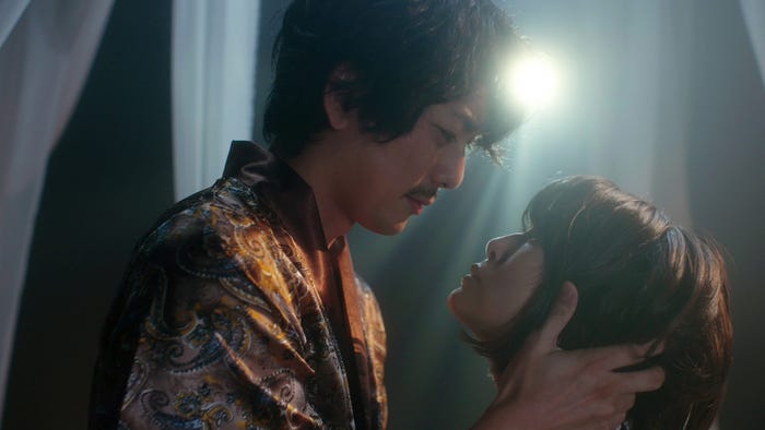 平岡祐太、佐津川愛美/第1話場面写真(C)「夫婦円満レシピ~交換しない?一晩だけ~」製作委員会