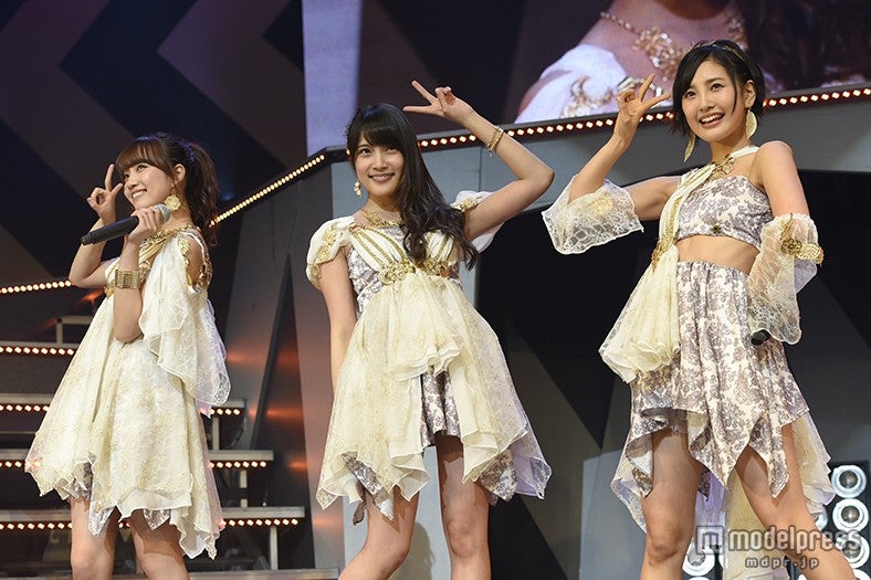 「AKB48リクエストアワーセットリストベスト1035 2015」22日公演より（C）AKS
