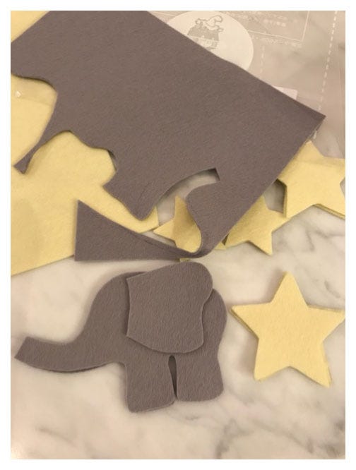 完成前のおもちゃ/アレクサンダーオフィシャルブログ(Ameba)より